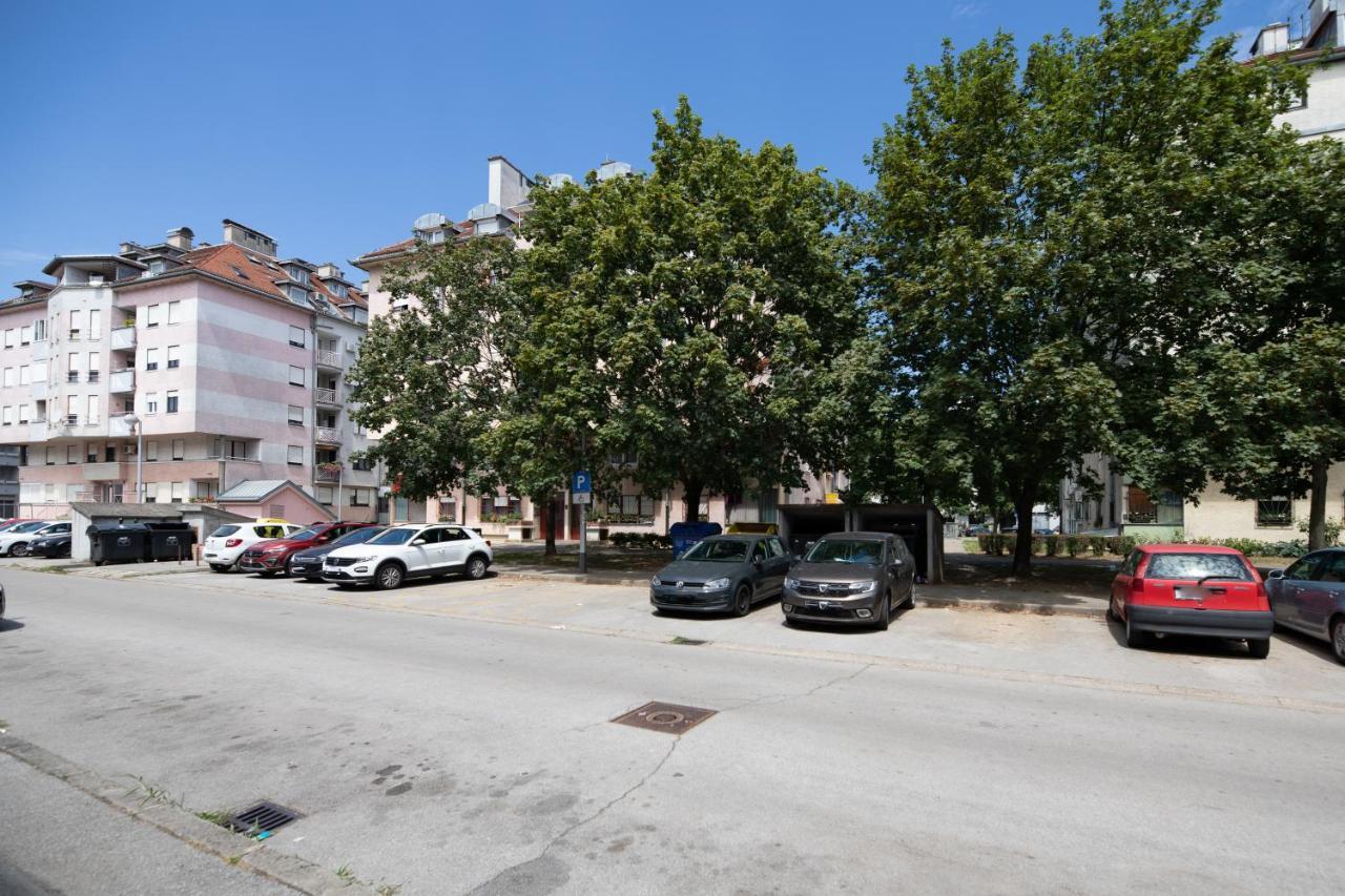 Appartement Iva à Zagreb Extérieur photo